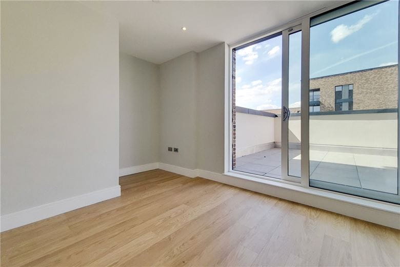 1 bedroom flat, Greyhound Parade, Wimbledon Grounds, London SW17 - Available