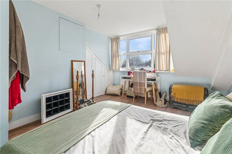 3 bedroom house, Abercrombie Street, London SW11