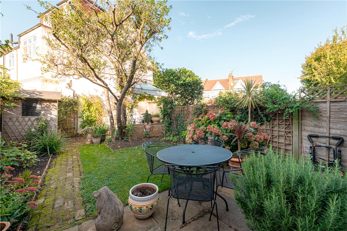 4 bedroom house, Sandgate Lane, London SW18