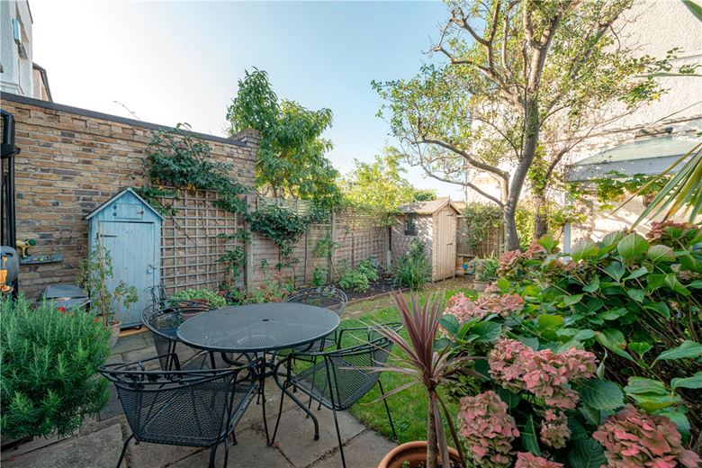 4 bedroom house, Sandgate Lane, London SW18