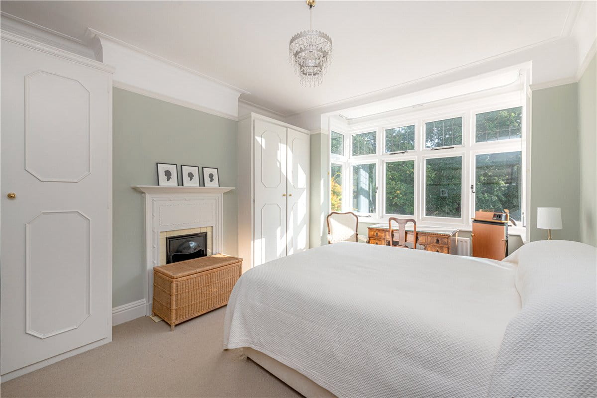4 bedroom house, Sandgate Lane, London SW18
