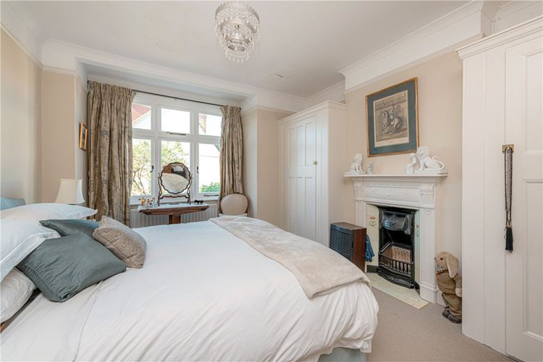 4 bedroom house, Sandgate Lane, London SW18