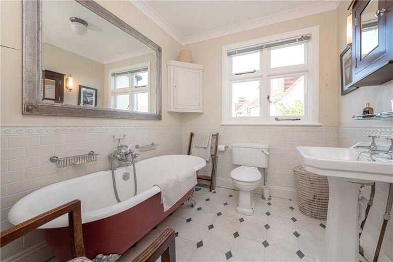 4 bedroom house, Sandgate Lane, London SW18
