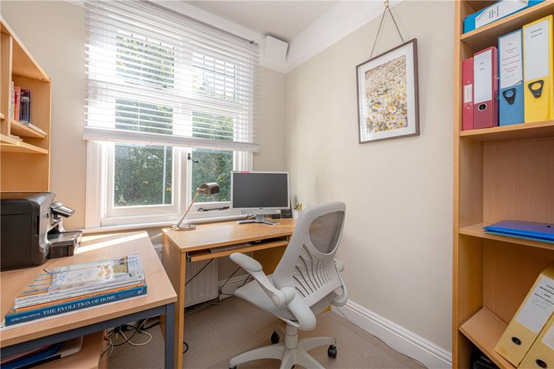 4 bedroom house, Sandgate Lane, London SW18