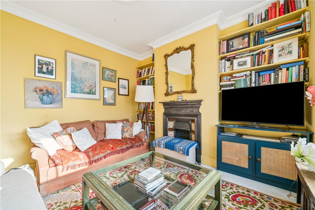 3 bedroom house, Fairlight Road, London SW17 - Available