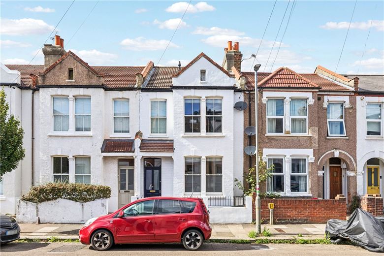 3 bedroom house, Fairlight Road, London SW17 - Available
