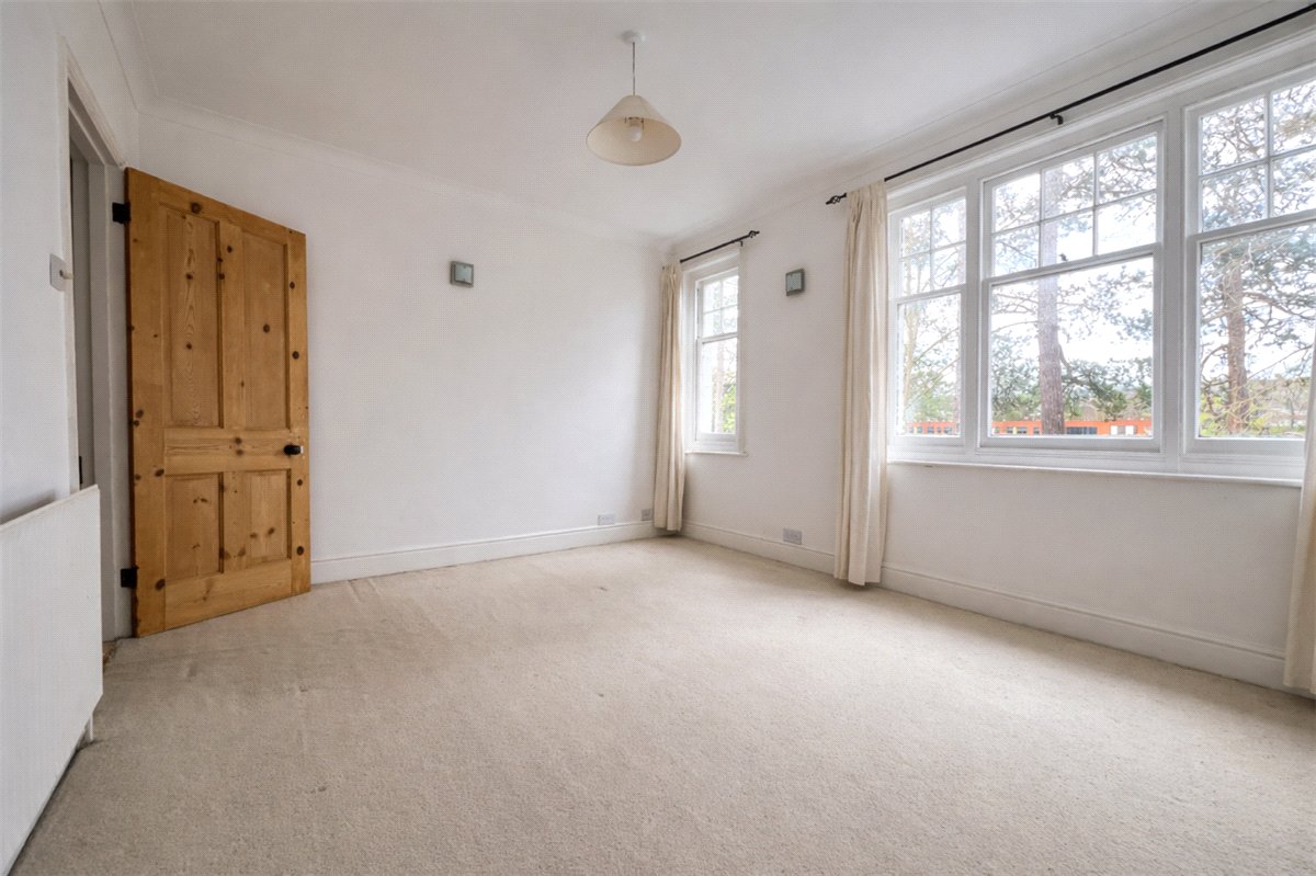 3 bedroom house, Owens Road, Winchester SO22 - Available