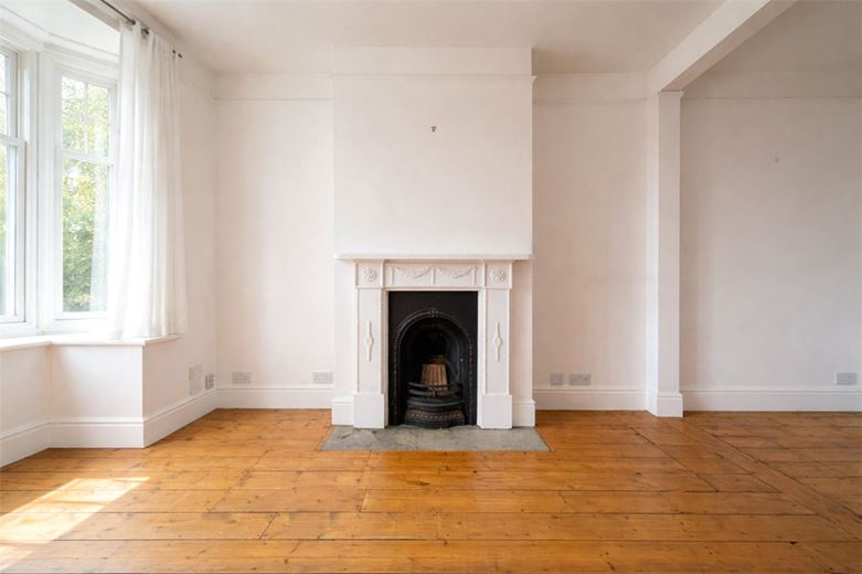 3 bedroom house, Owens Road, Winchester SO22 - Available