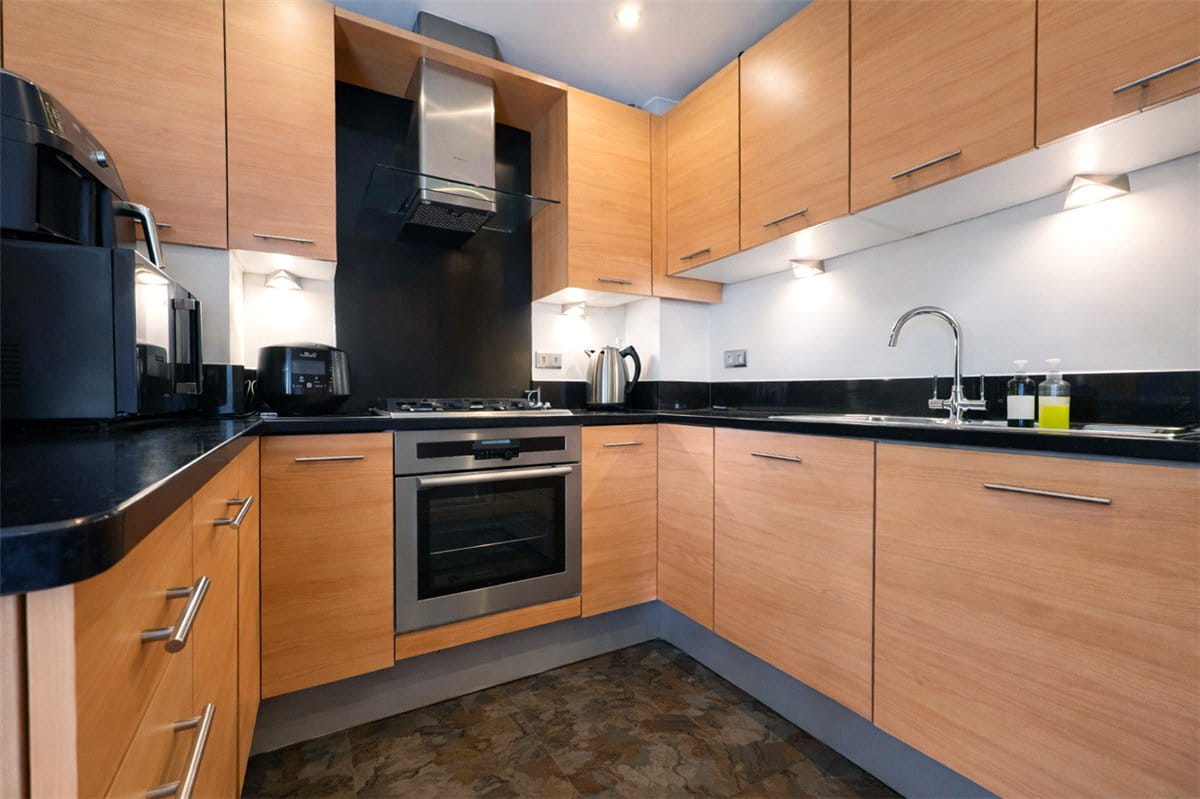 2 bedroom flat, Bereweeke Road, Winchester SO22