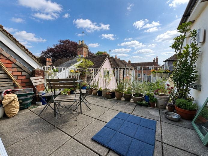 3 bedroom flat, Little Minster Street, Winchester SO23