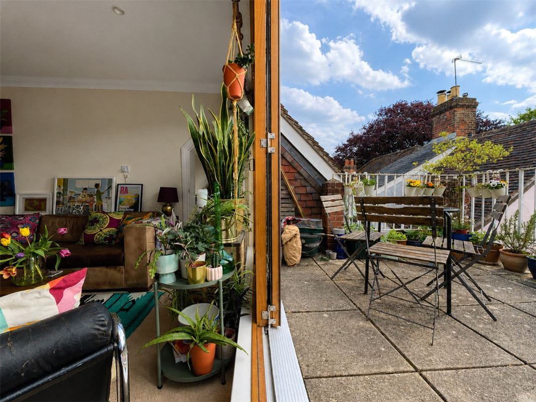 3 bedroom flat, Little Minster Street, Winchester SO23