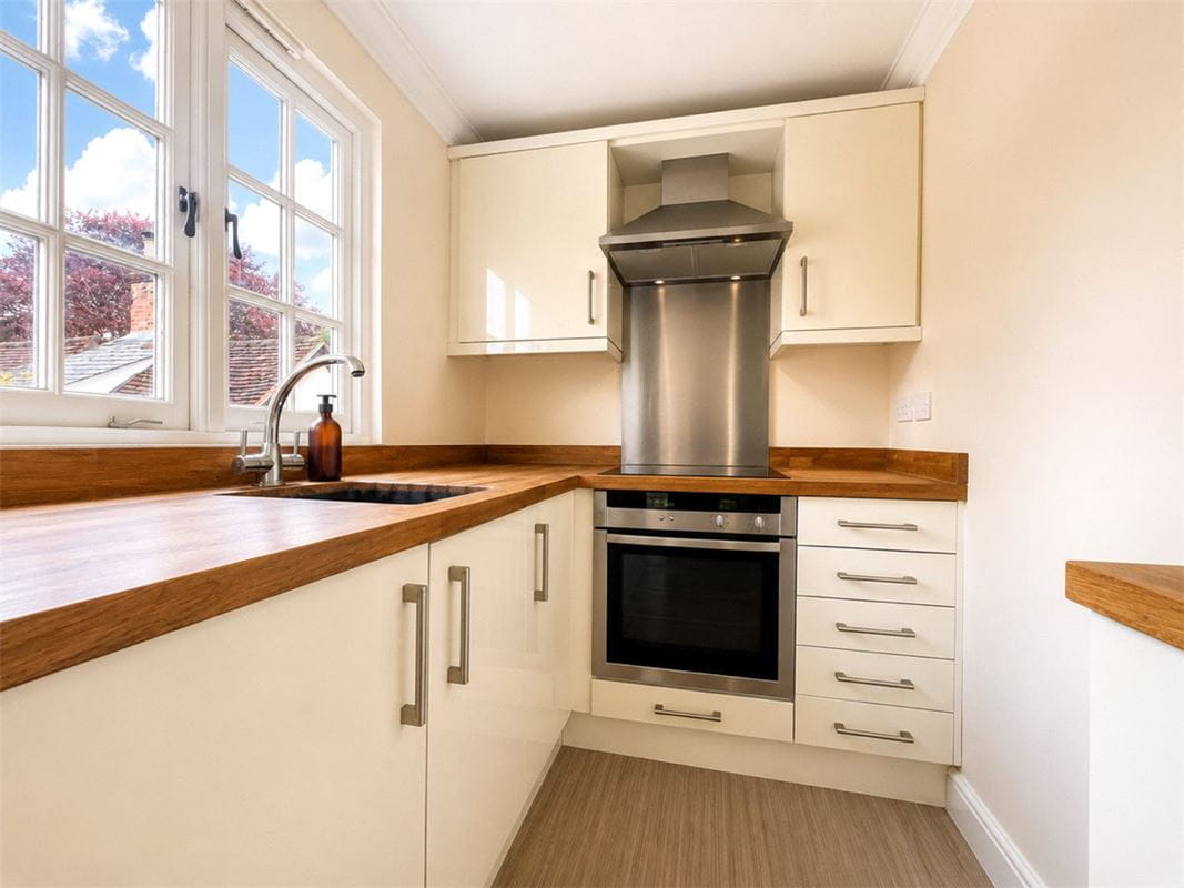 3 bedroom flat, Little Minster Street, Winchester SO23