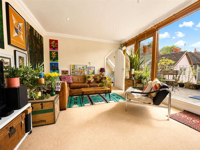3 bedroom flat, Little Minster Street, Winchester SO23
