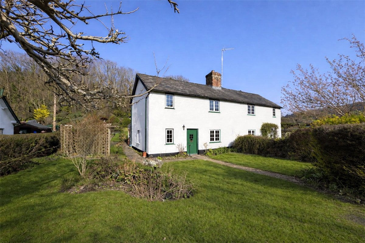 2 bedroom cottage, Winchester Street, Leckford SO20 - Available