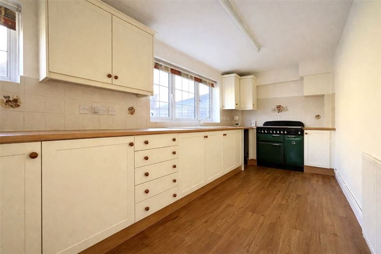 2 bedroom cottage, Winchester Street, Leckford SO20 - Available