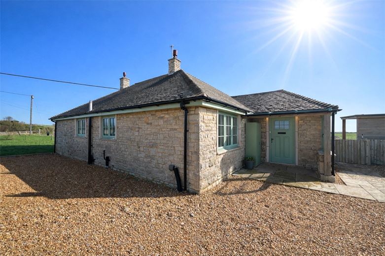 3 bedroom bungalow, Worth Matravers, Swanage BH19 - Available