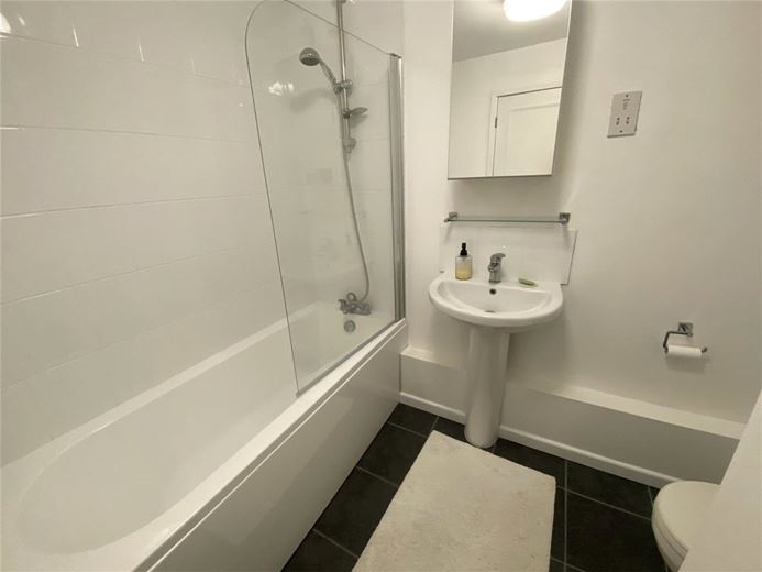 2 bedroom flat, Lantern Court, Christchurch Road SO23