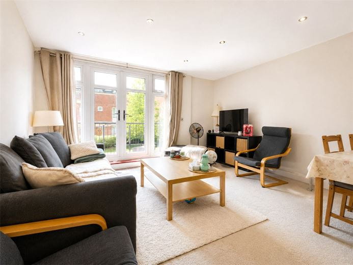 2 bedroom flat, Fraser Gardens, Winchester SO22