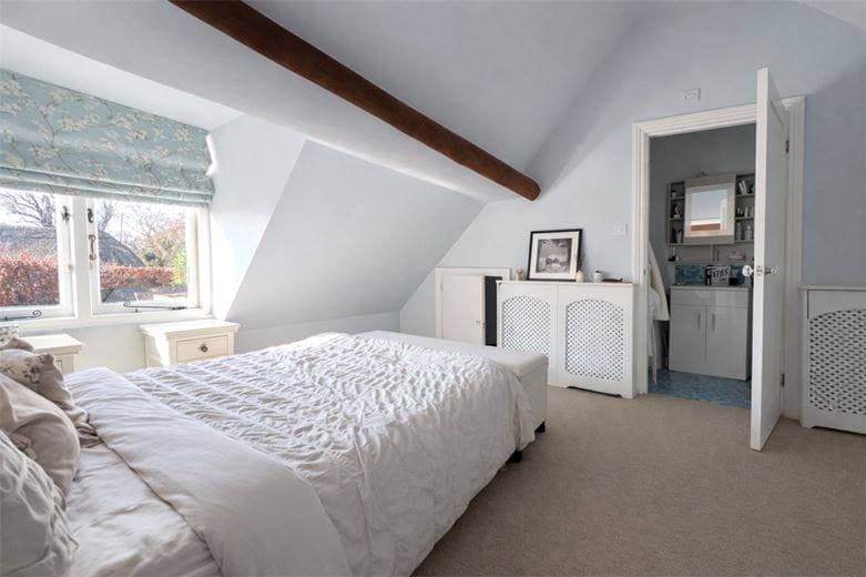 1 bedroom flat, Rectory Road, Oakley RG23