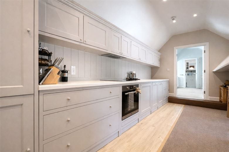 1 bedroom flat, Rectory Road, Oakley RG23