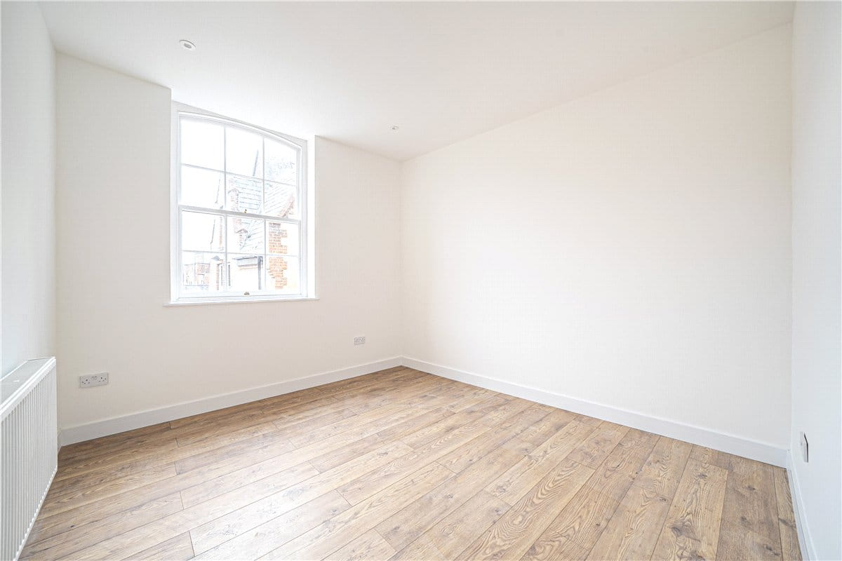 1 bedroom flat, Westgate Chambers, Staple Gardens SO23 - Available