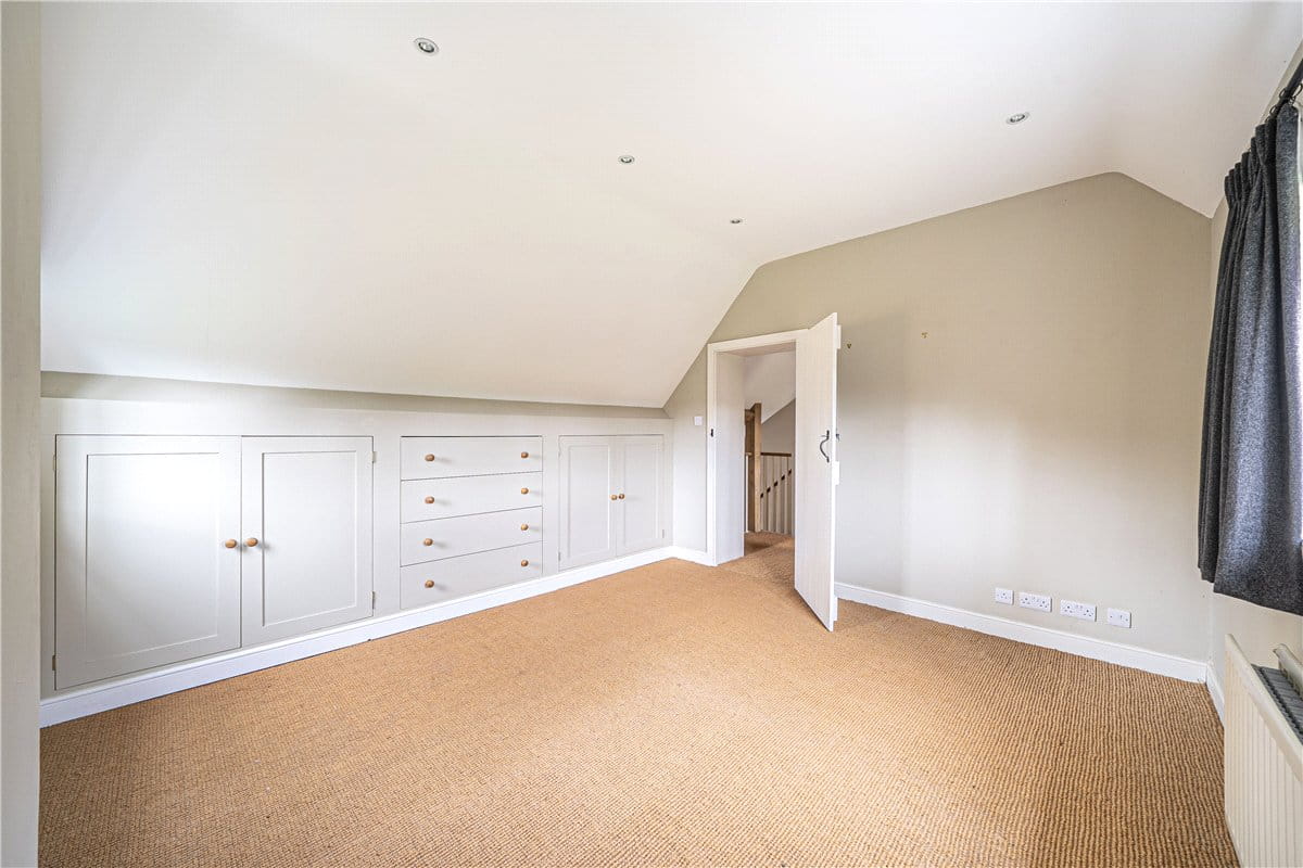 4 bedroom house, North Park Farm, Little Somborne SO20 - Available