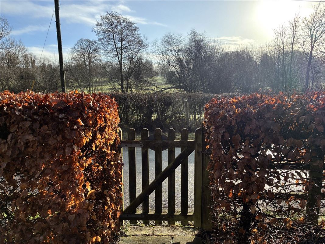 3 bedroom cottage, Tichborne, Alresford SO24 - Available