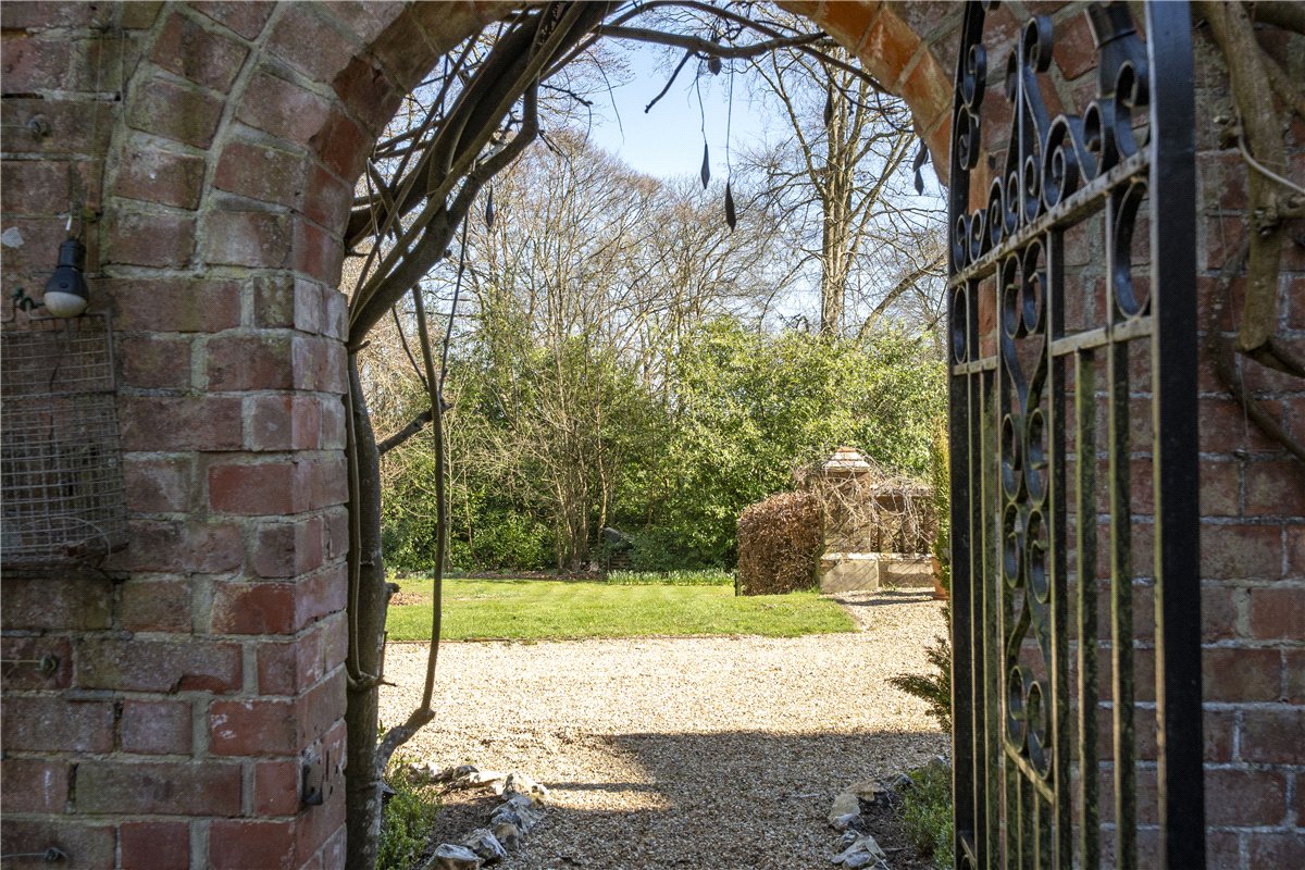 4 bedroom house, Fullerton, Andover SP11 - Let Agreed