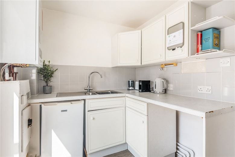 1 bedroom flat, Parchment Street, Winchester SO23 - Available