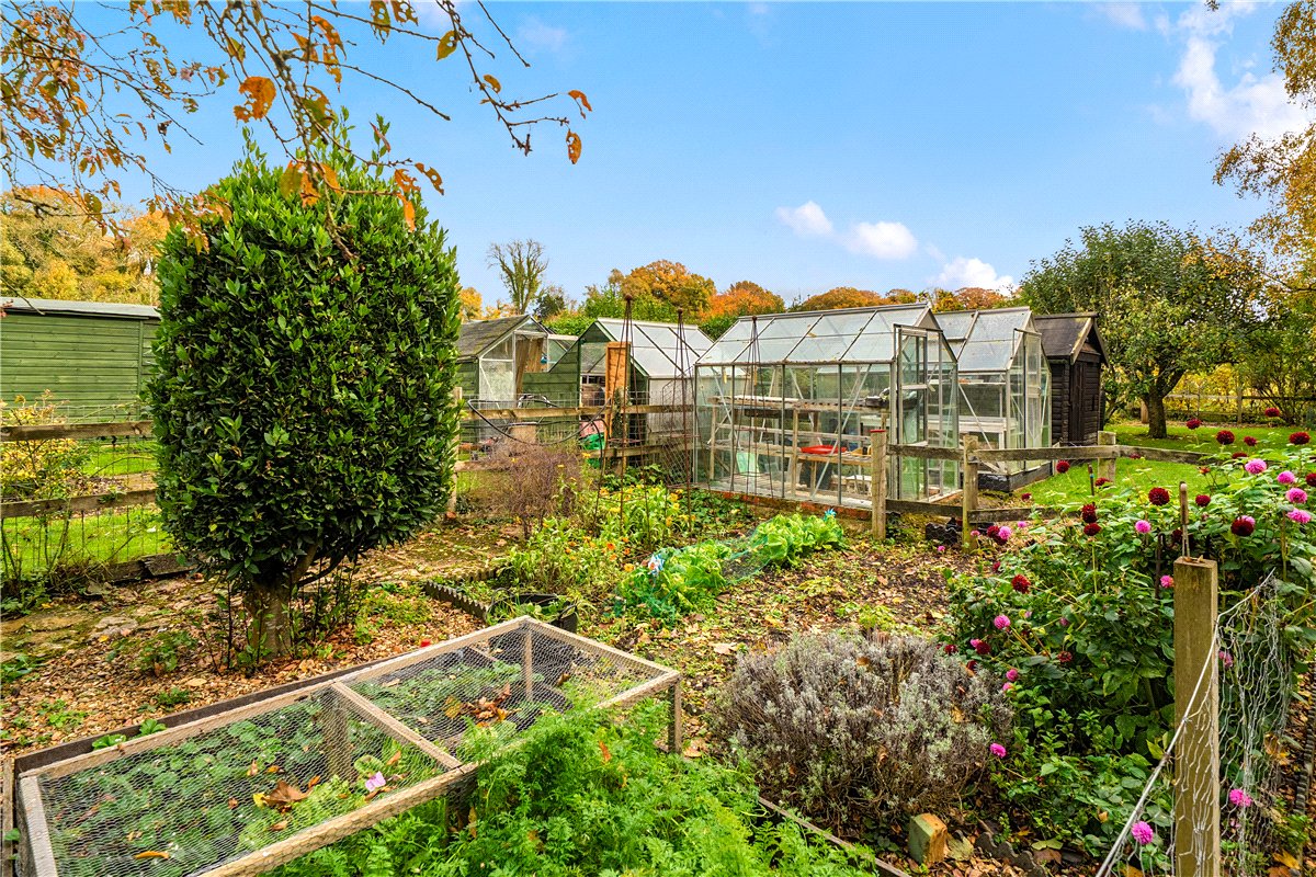 2 bedroom house, Ball Down Cottages, Northwood Park SO21 - Sold STC