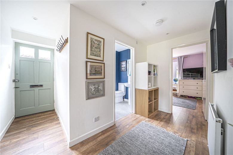 2 bedroom flat, Dawn Gardens, Winchester SO22 - Available