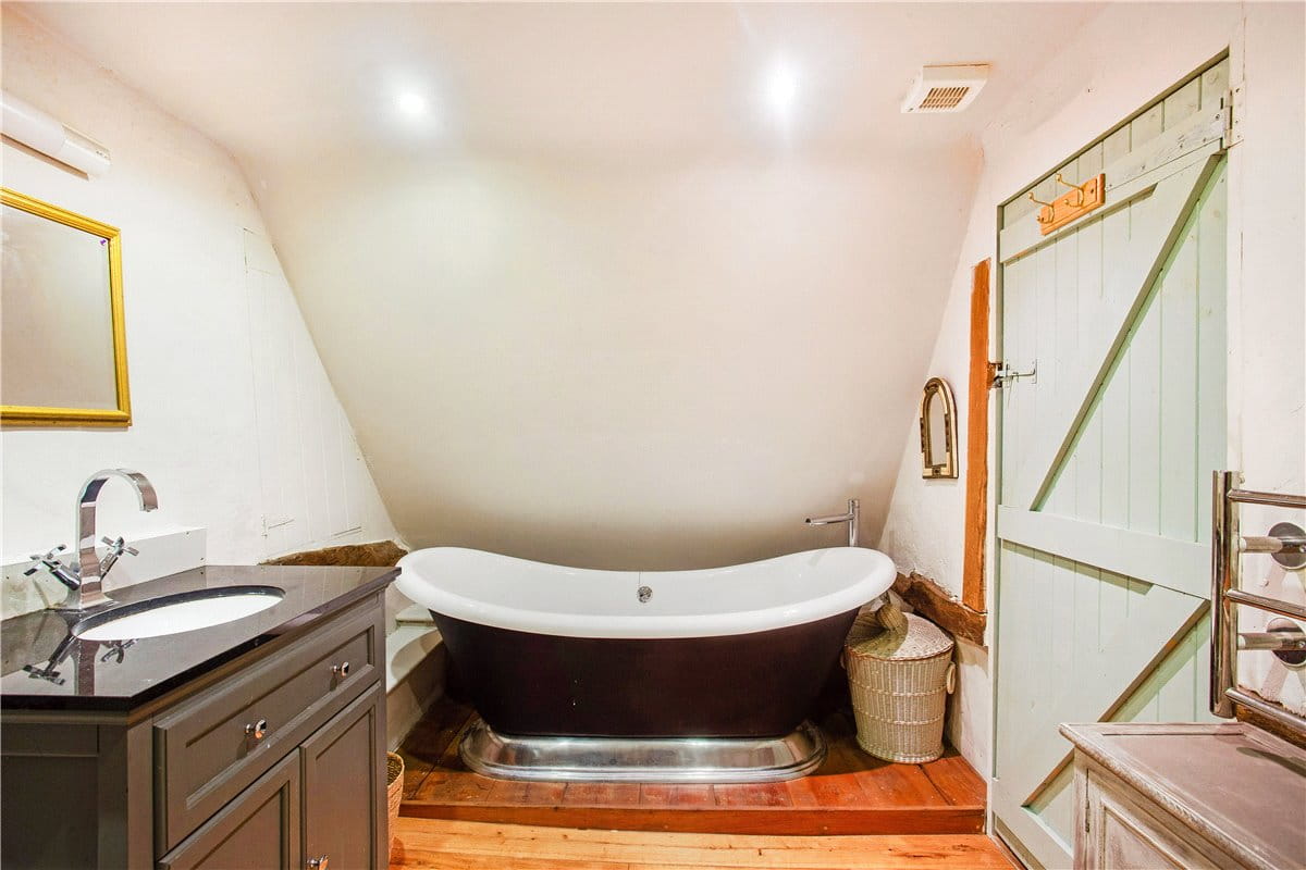 3 bedroom house, Tichborne, Alresford SO24 - Available