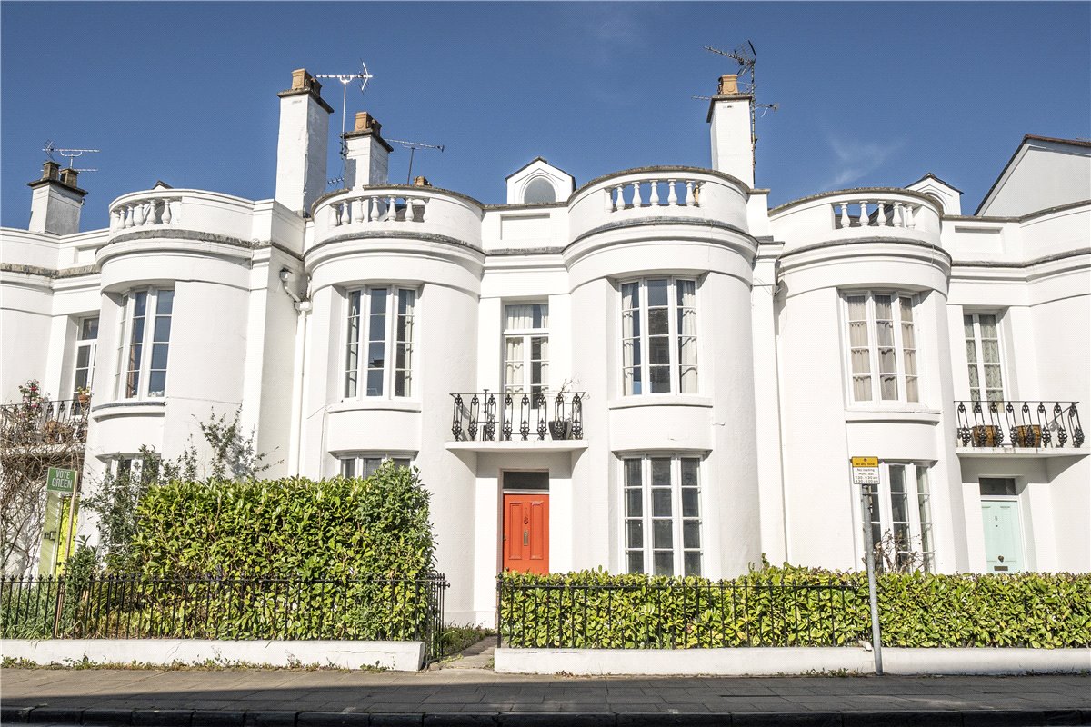 1 bedroom flat, Eastgate Street, Winchester SO23 - Sold STC