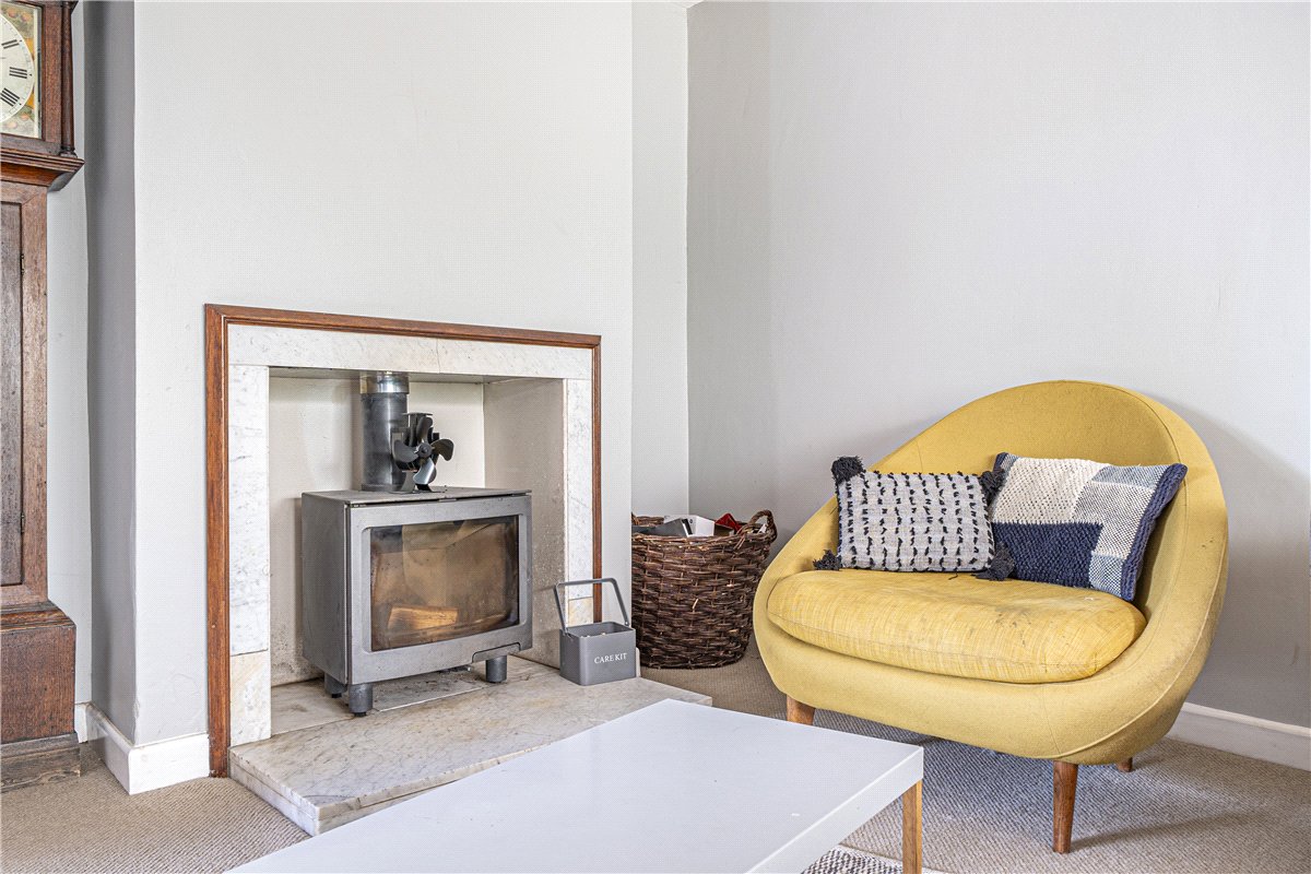 3 bedroom house, Trampers Lane, North Boarhunt PO17 - Available