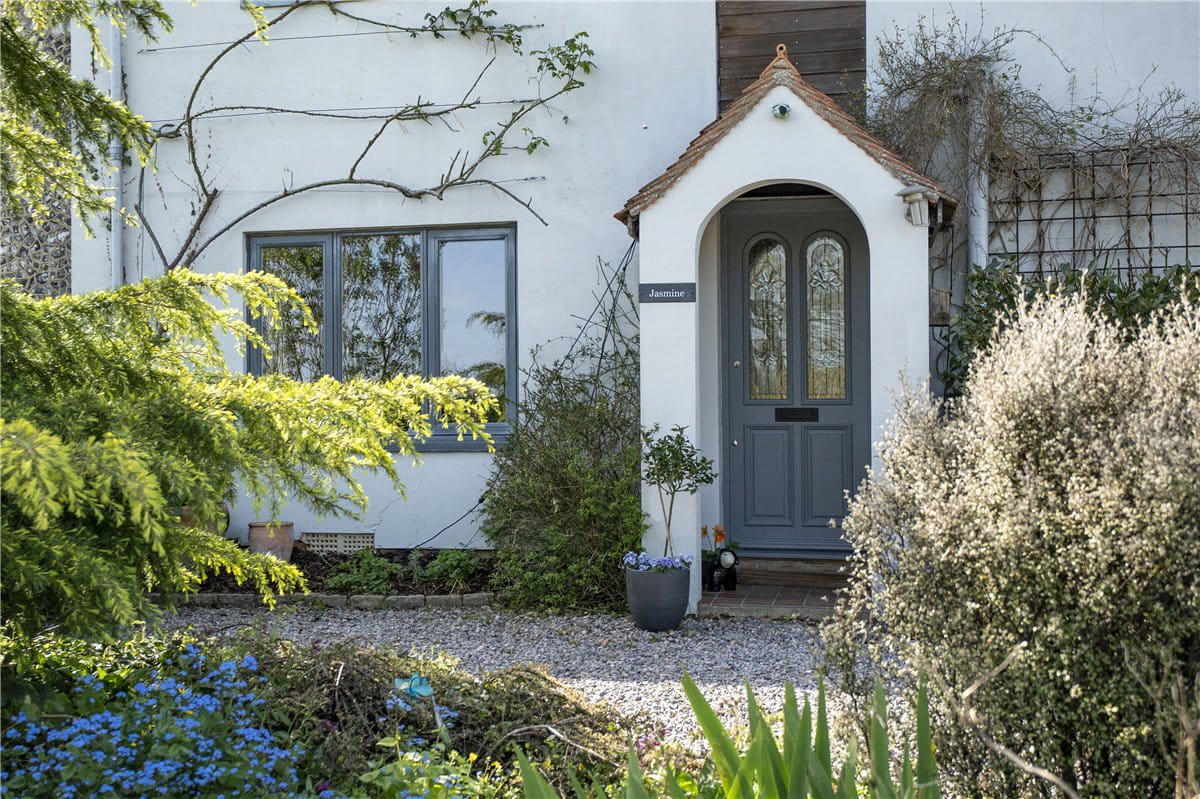 3 bedroom house, Trampers Lane, North Boarhunt PO17 - Available