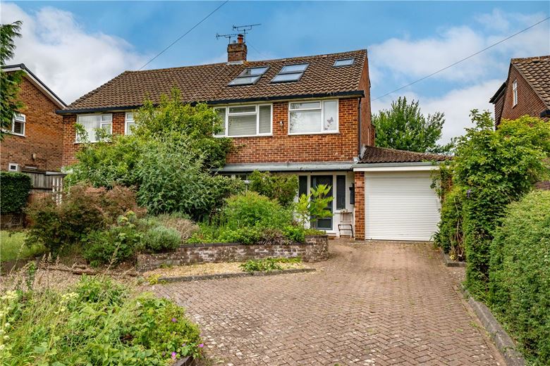 4 bedroom house, Hillside Road, Winchester SO22 - Available
