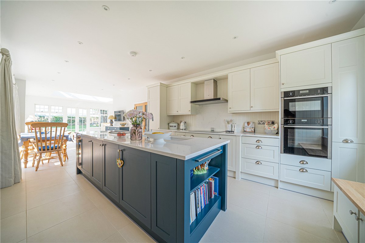 4 bedroom house, Houghton Farm Close, Houghton SO20 - Available