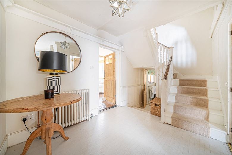 5 bedroom house, East Street, Hambledon PO7 - Available