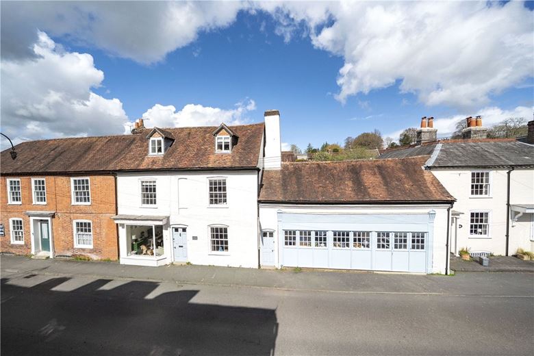 5 bedroom house, East Street, Hambledon PO7 - Available