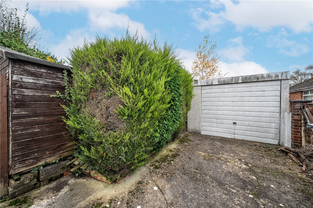 3 bedroom bungalow, Rogers Road, Bishopstoke SO50 - Sold
