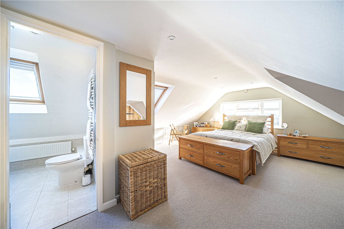 4 bedroom house, Stoke Charity Road, Kings Worthy SO21 - Available