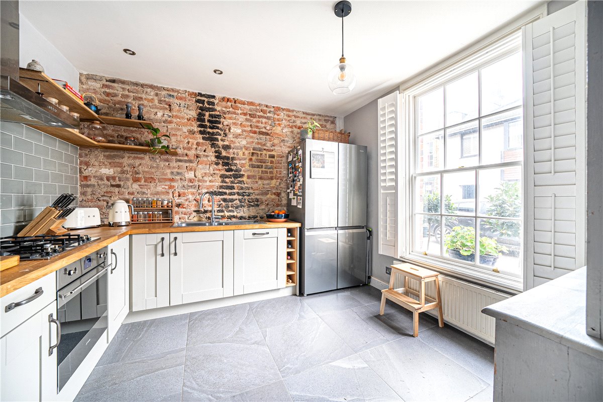 2 bedroom house, Parchment Street, Winchester SO23 - Sold