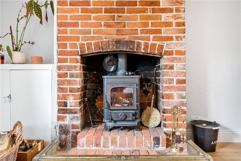 3 bedroom house, East Street, Hambledon PO7 - Sold STC