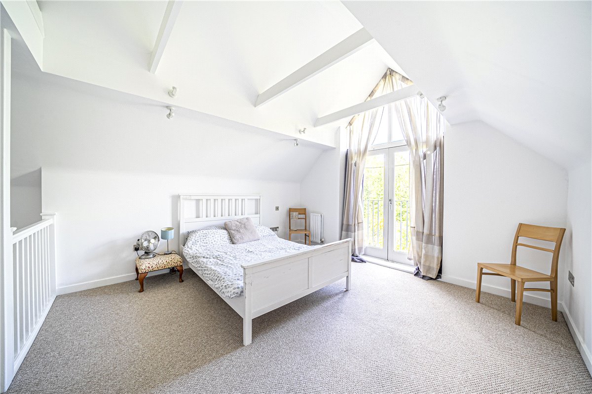 3 bedroom house, Park Road, Winchester SO23 - Available
