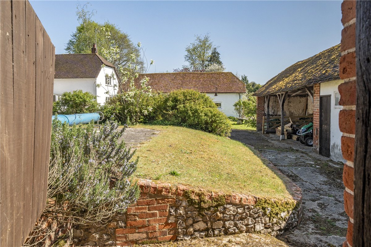 4 bedroom house, Farley Street, Nether Wallop SO20 - Available