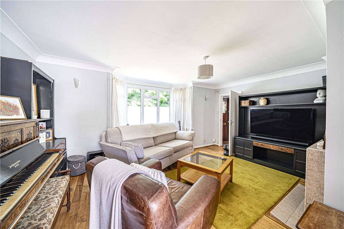 3 bedroom house, Burnett Close, Winchester SO22 - Sold STC