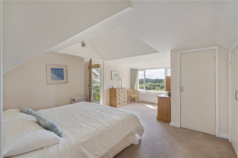 4 bedroom house, Old Kennels Lane, Winchester SO22 - Available