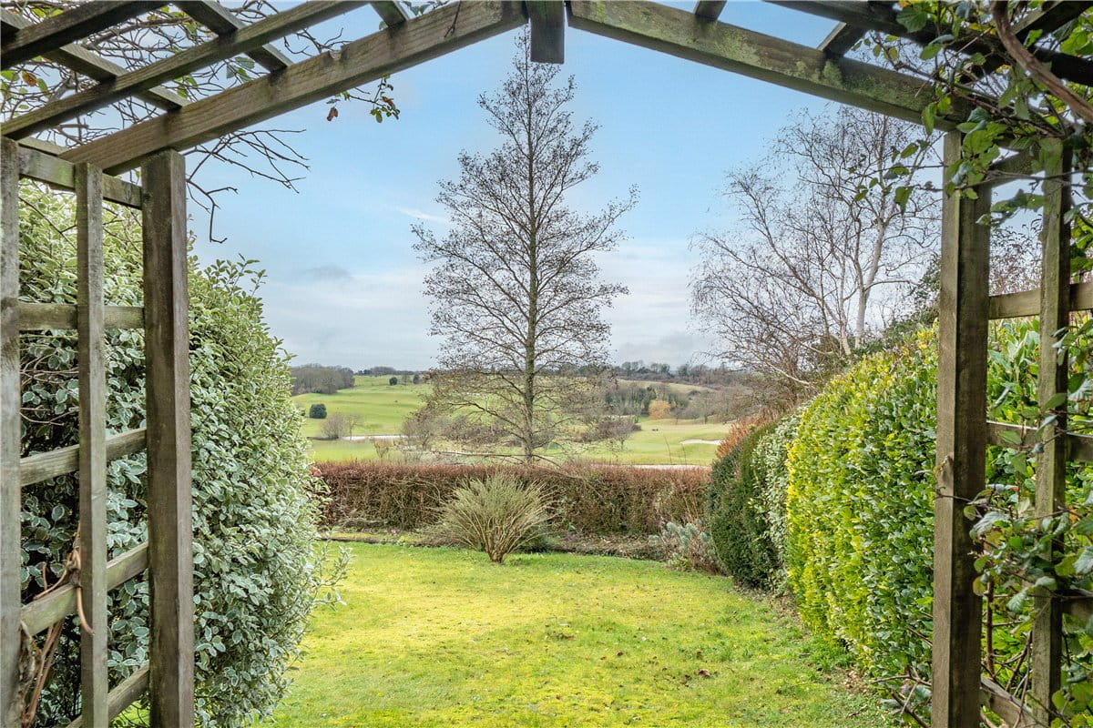 4 bedroom house, Old Kennels Lane, Winchester SO22 - Available