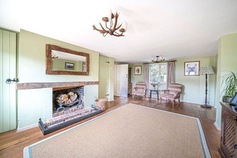 6 bedroom house, Hurstbourne Priors, Whitchurch RG28 - Available