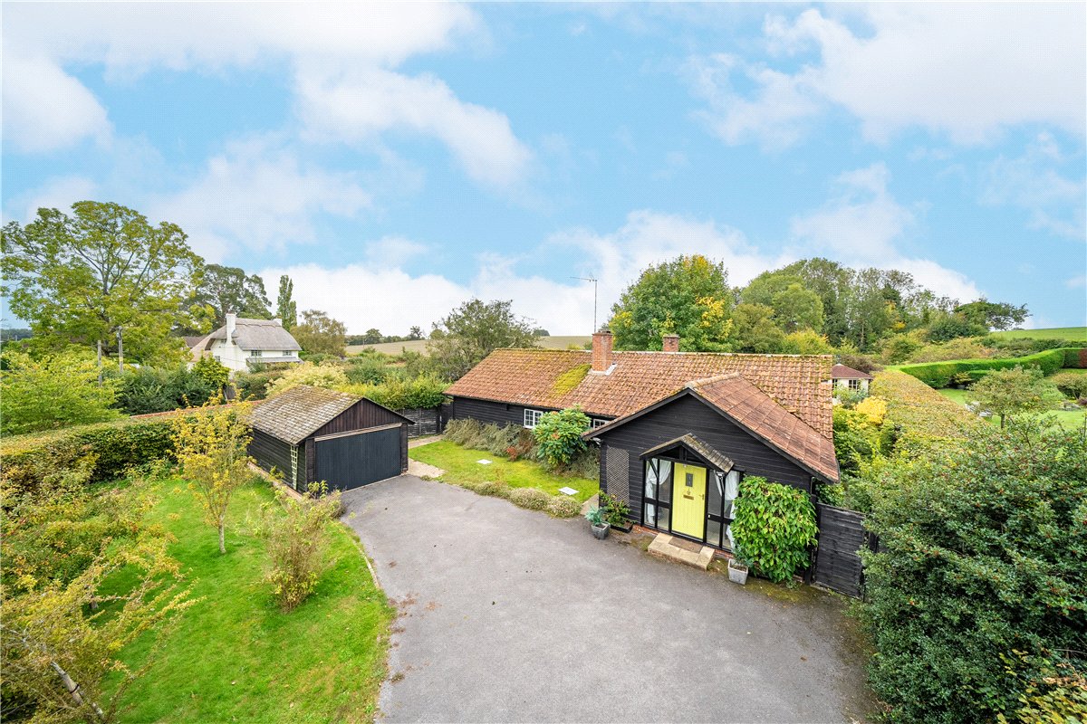 3 bedroom bungalow, Paddock Field, Chilbolton SO20 - Available